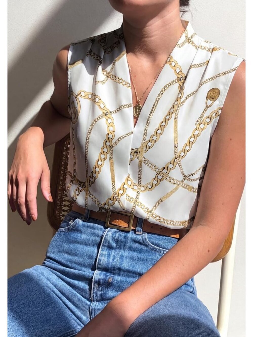Women's White Gold Chain Sleeveless V Neck Casual Blouses Pleated Tank Top Shirt - Picture 2 of 5